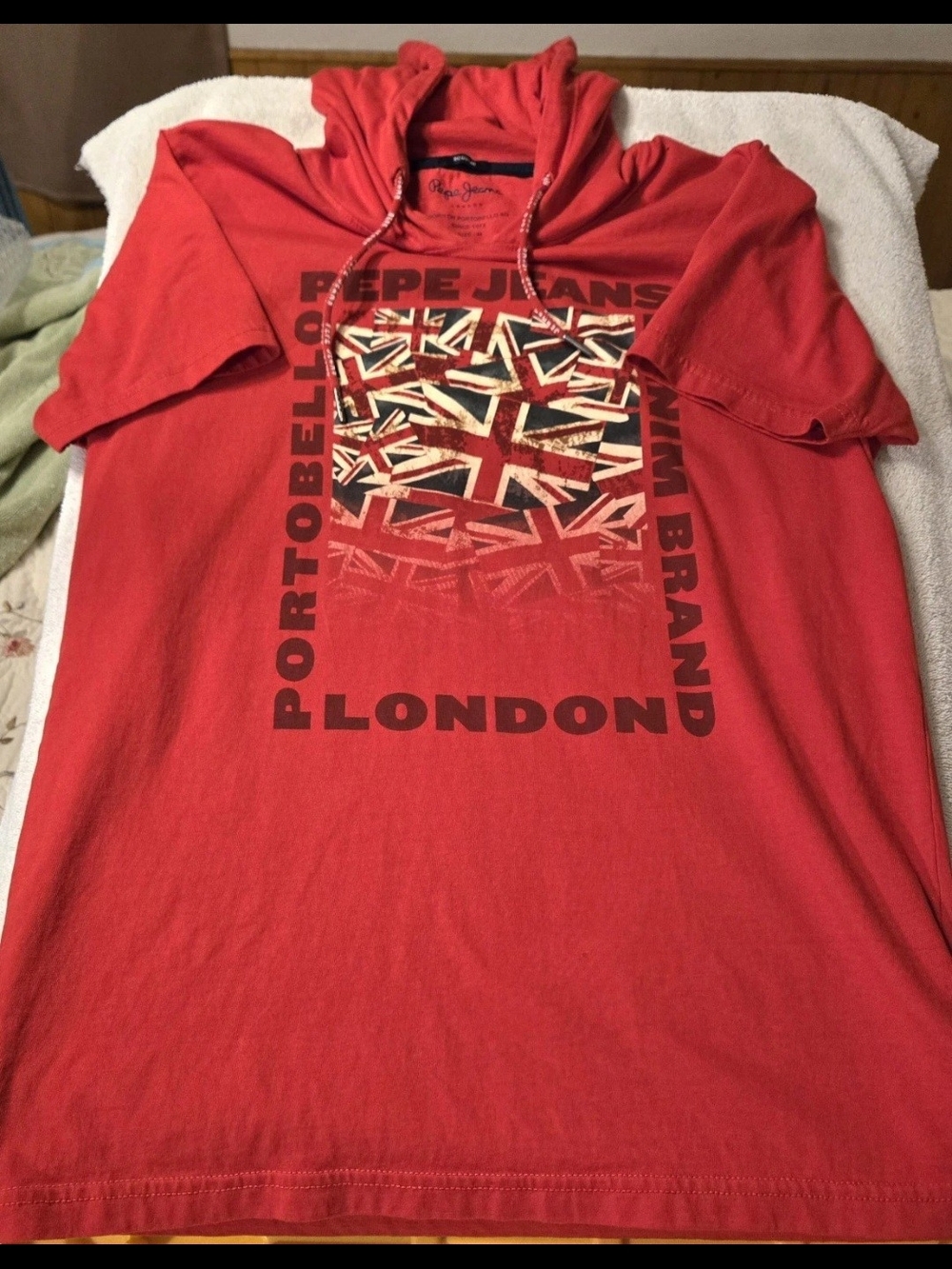 🇬🇧 Classic Pepe Jeans London Hooded Graphic Tee – Rare Union Jack Design! 🇬🇧